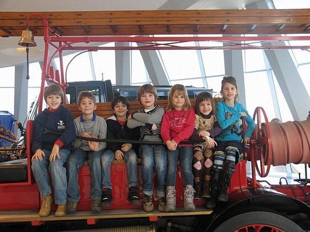 Im Rahmen des Museumssommers gibt es zwischen dem 03. und 27.08.2010 jeweils von Dienstag bis Freitag ein besonderes Sommerferienprogramm für Kinder im Mercedes-Benz Museum.